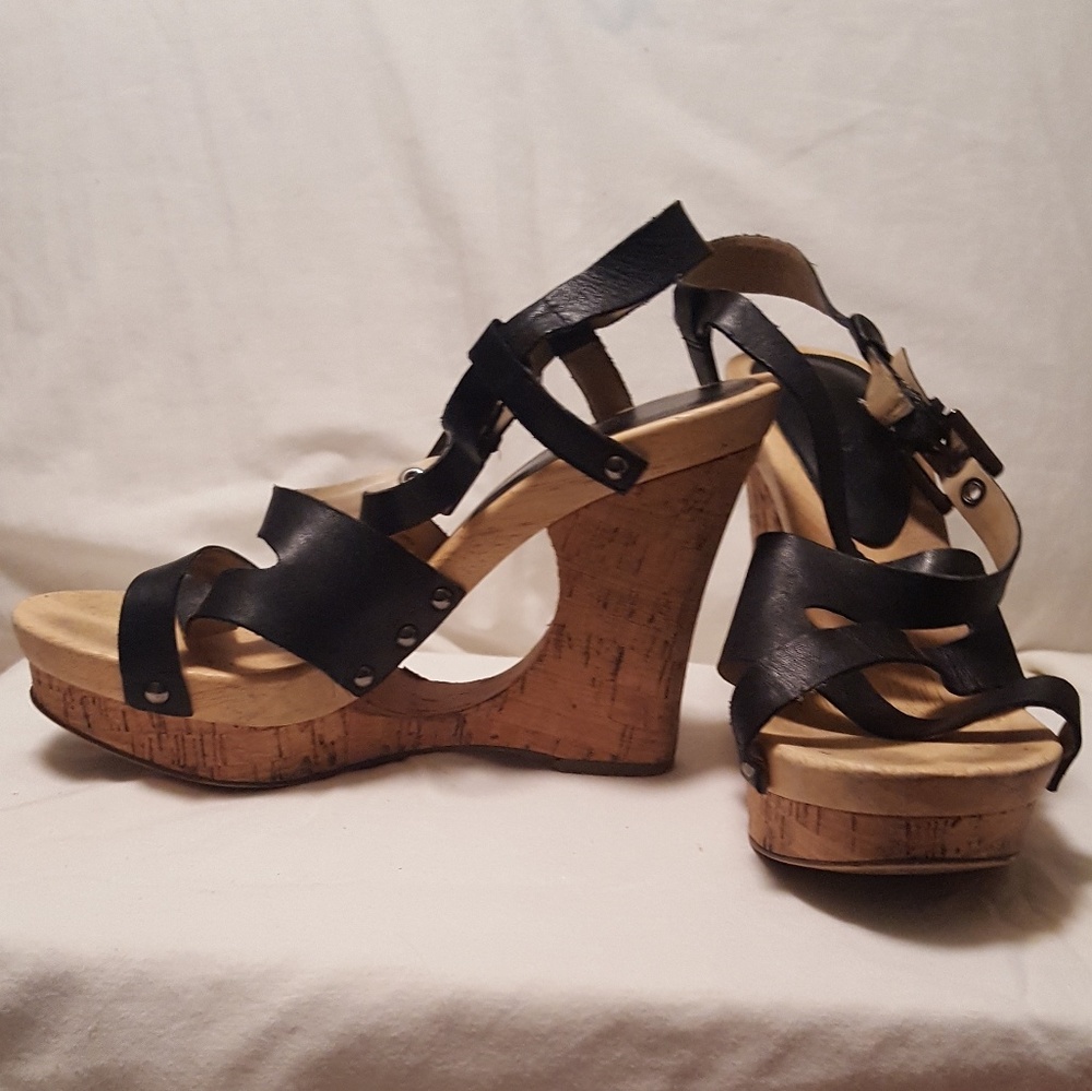 GUESS BRAND BLACK CORK WEDGES SIZE 6M